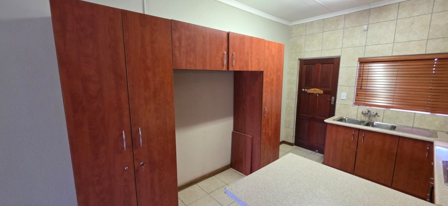 8 Bedroom Property for Sale in Meiringspark North West